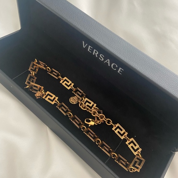 Versace Greca necklace - Picture 5 of 10